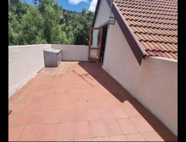 1 BEDROOM APARTMENT FOR SALE IN CONSTANTIA KLOOF